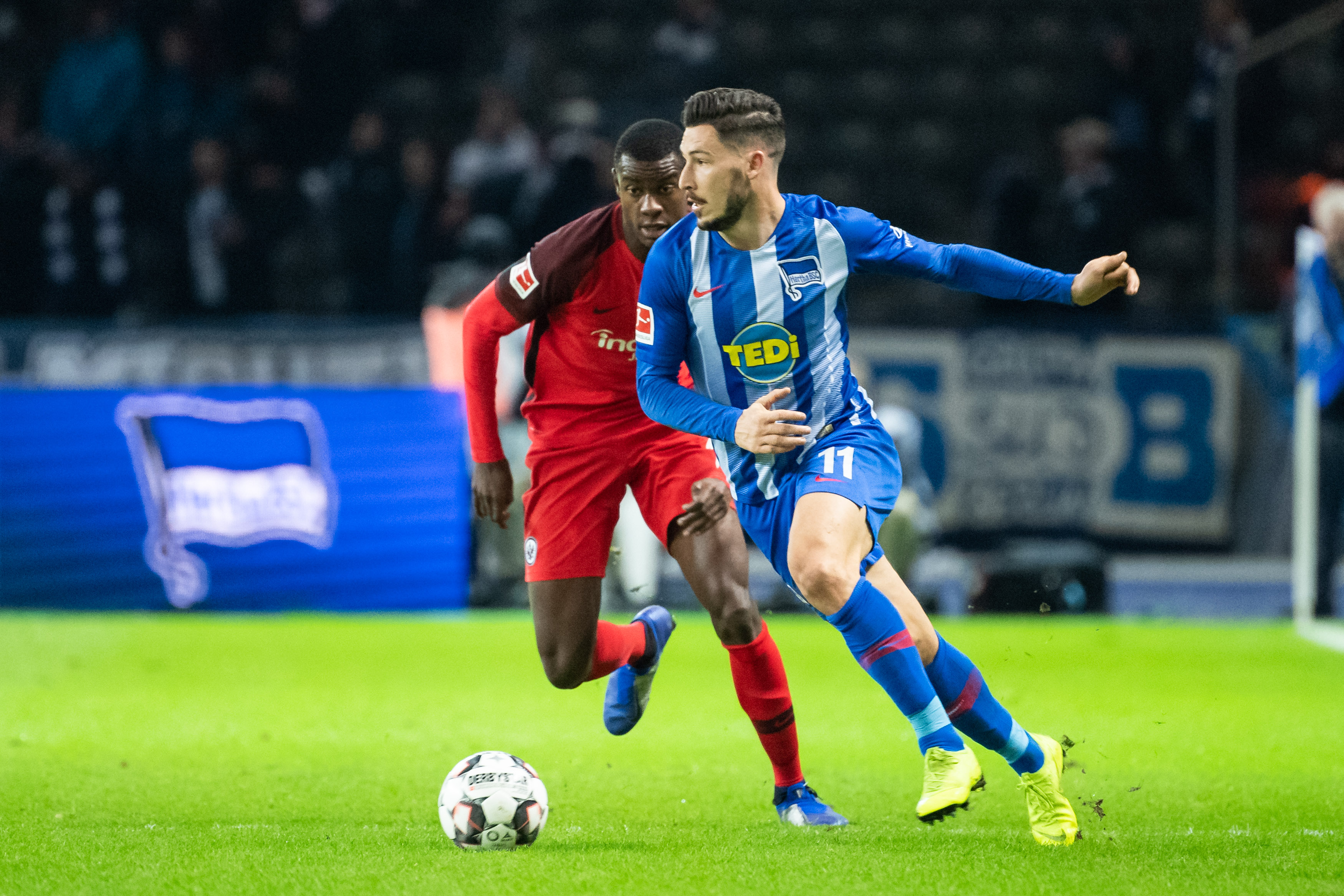 队友羡慕你留洋吗？王博豪：羡慕，我出去有房住（被问队友是否羡慕其留洋，王博豪：当然会，我出国有房可住）