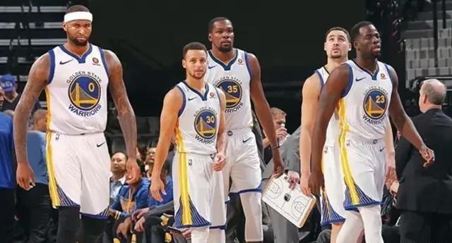 罗体：瓦尔迪家中被盗损失10万欧元财物，窃贼跟踪了他和家人（罗体：窃贼尾随瓦尔迪一家后入室盗窃，其家中损失约10万欧元财物）