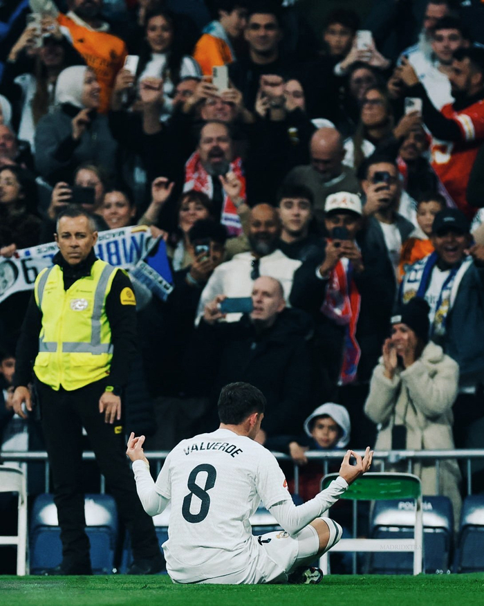 他是球队的节拍器（他掌控球队节奏）