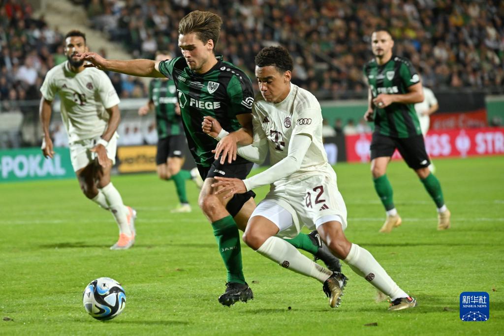 记者：兰克尔踢成都前夜溜去深圳见女友，次日回来裤裆有血