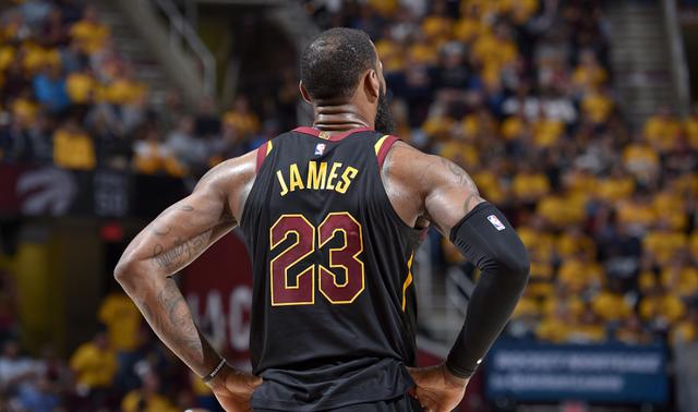 查理-亚当：麦克托米奈的精彩倒钩足以比肩齐达内的天外飞仙（查理·亚当：麦克托米奈这记倒钩可与齐达内的“天外飞仙”相媲美）