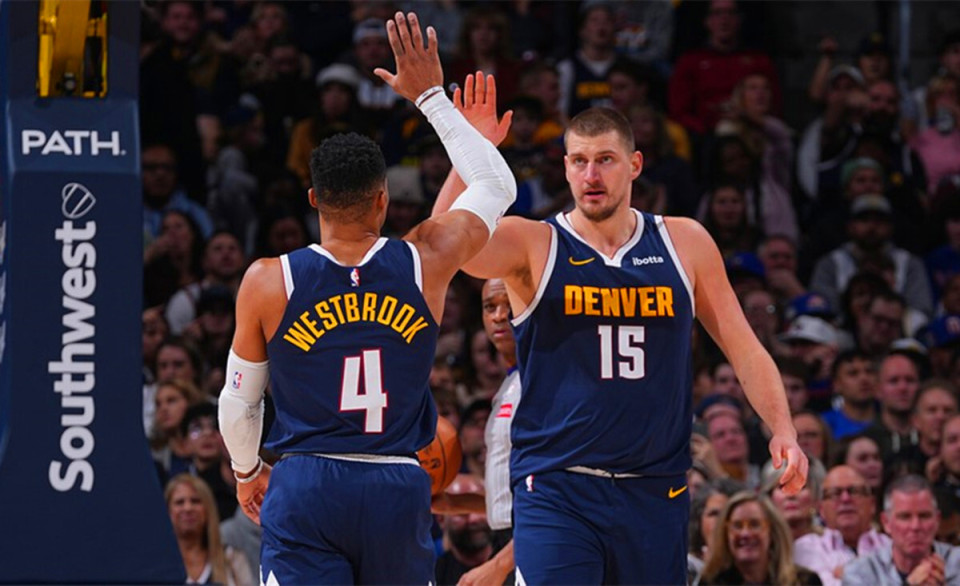 西甲：皇马客场2-2战平比利亚雷亚尔（西甲：皇马做客与比利亚雷亚尔2-2握手言和）