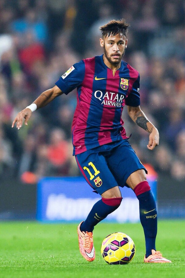 戏剧要来了吗？诺里斯超越角田时四轮出白线，被赛会记录（悬念升级？诺里斯四轮越白线超越角田，被赛会记录）