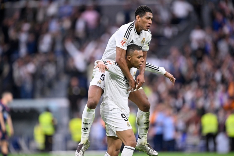 杜兰特祝贺哈登常规赛得分跻身历史前十：传奇（杜兰特向哈登致贺：常规赛得分跻身历史前十，传奇）