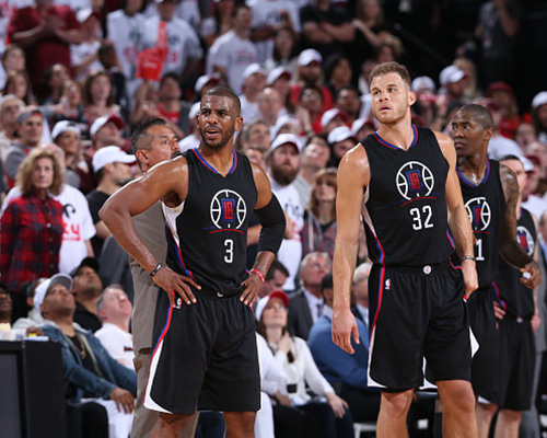 韩K2附加赛半场：巴萨尼破门，黄在闰送礼，富川2-0水原（韩K2附加赛半场战报：巴萨尼建功，黄在闰失误，富川2-0领先水原）