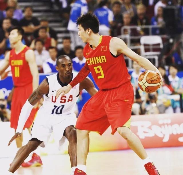 谢维军谈踢中卫：我很害怕出现失误，有经历才会有成长（谢维军谈改打中卫：害怕犯错，但经历才能带来成长）