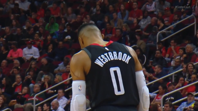 复出传射建功，内马尔率领桑托斯逃离降级区（内马尔复出一传一射，带领桑托斯脱离降级区）